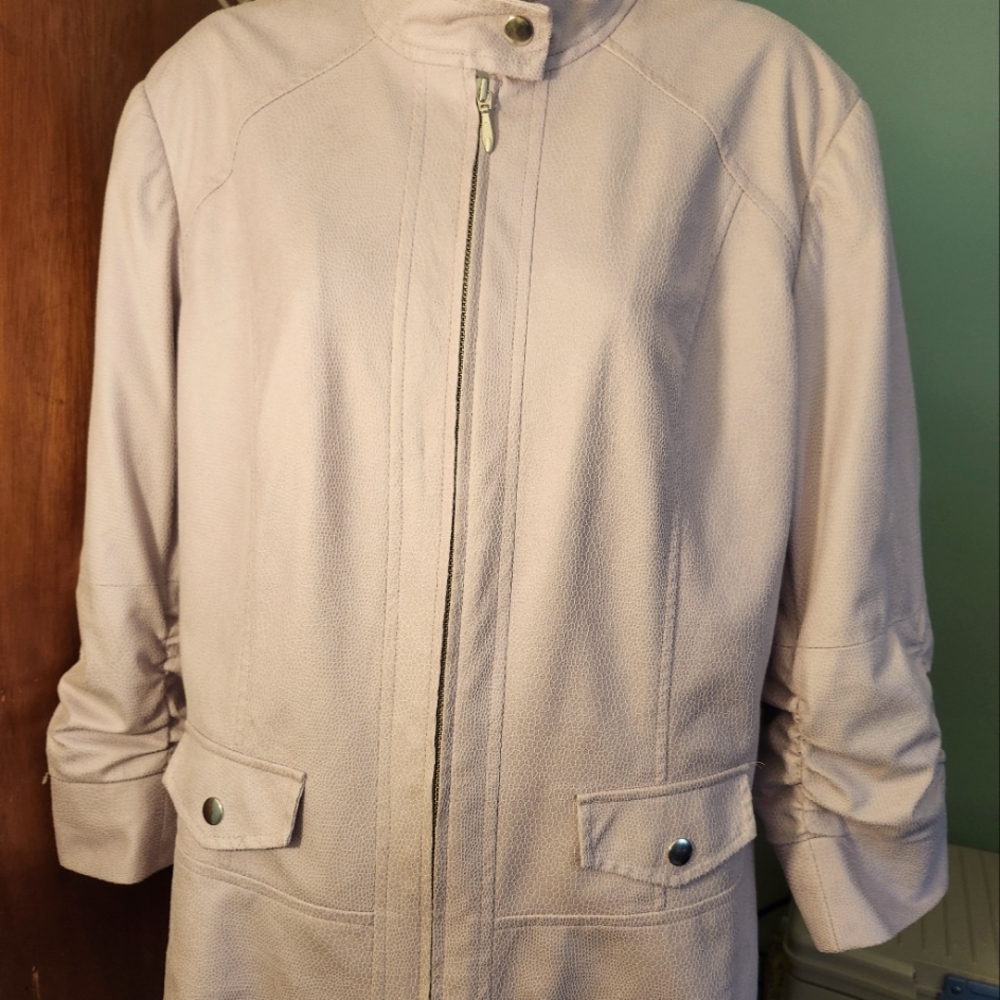 Women's Soft Pink Jacket.  Chico's Leather like, Size 2. Mock Pockets.